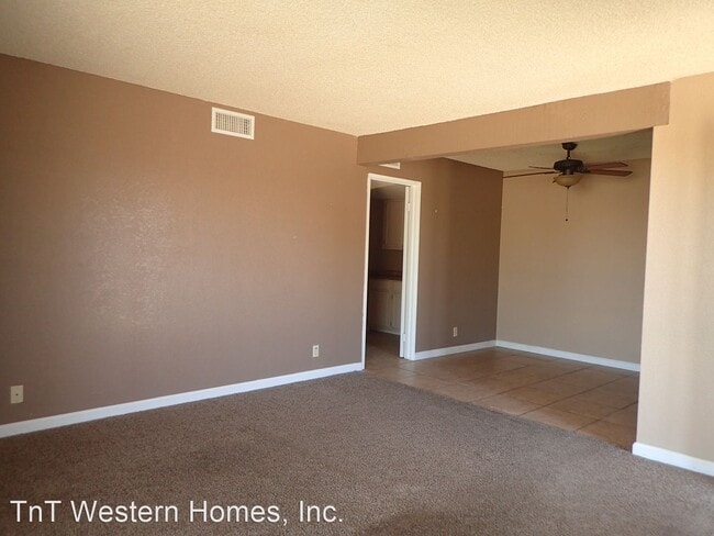 714 N Sanders St in Ridgecrest, CA - Building Photo - Building Photo