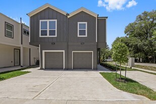 13502 Axel Ln in Houston, TX - Building Photo