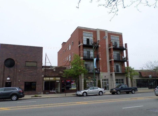 5642 N Broadway St in Chicago, IL - Foto de edificio - Building Photo