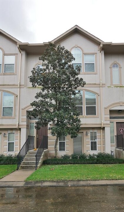 1705 French Village Dr in Houston, TX - Building Photo