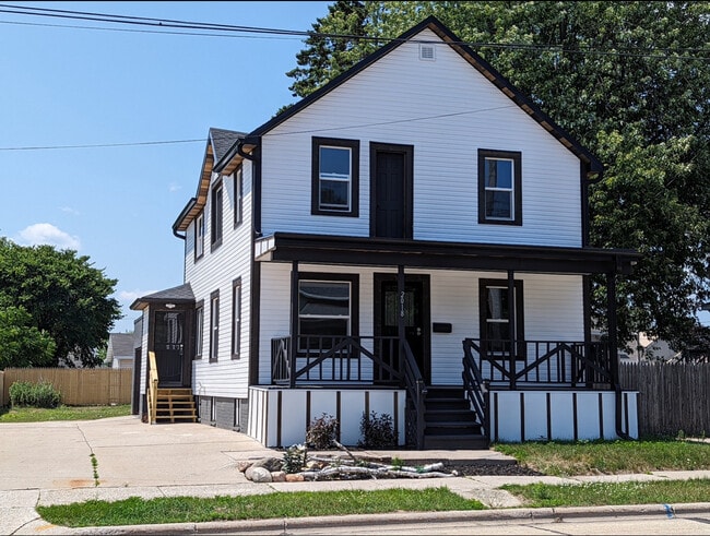 2018 Monroe St, Unit Lower