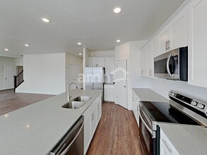 1287 N Wagon Wy in Spanish Fork, UT - Foto de edificio - Building Photo