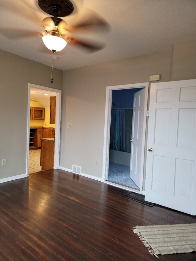 1023 N Churchill St, Unit 1 in St. Paul, MN - Building Photo - Building Photo