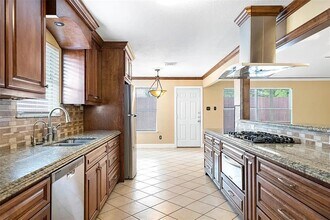 7811 Fall Glen Dr in Houston, TX - Building Photo - Building Photo