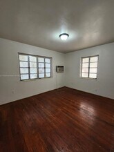 560 NW 122nd St in North Miami, FL - Building Photo - Building Photo