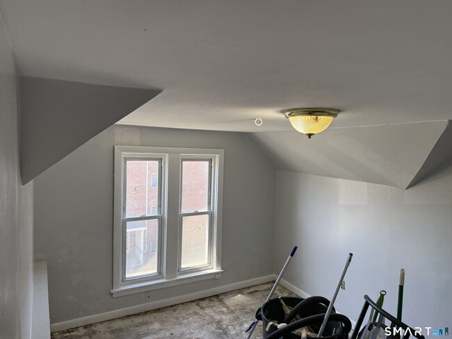 49 Washington St in Bristol, CT - Building Photo - Building Photo