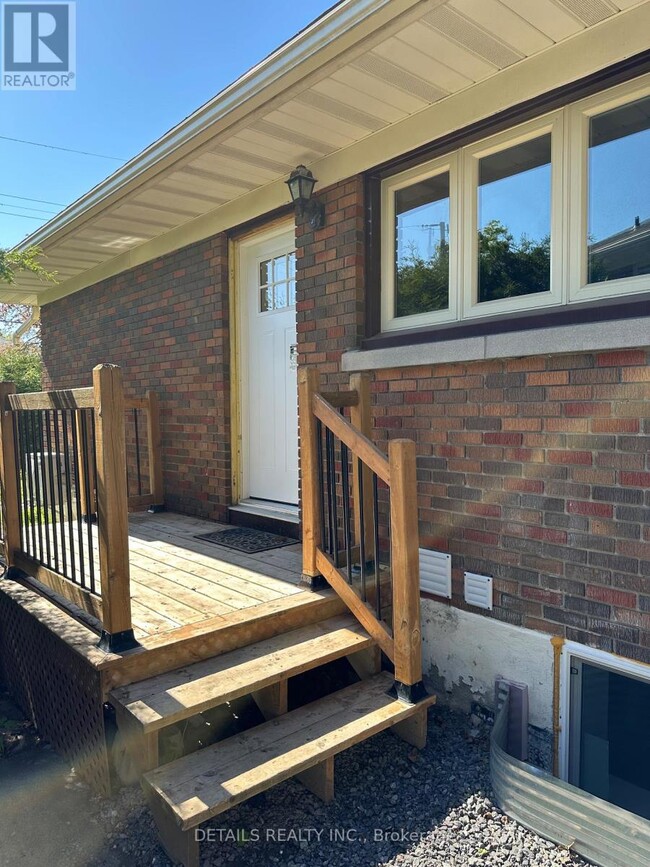 property at 1587-1587 Devon St