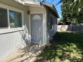 411 Maple St in Tehachapi, CA - Building Photo