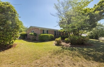 240 Maywood Dr in Martinez, GA - Building Photo - Building Photo