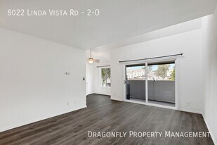 8022 Linda Vista Rd in San Diego, CA - Building Photo