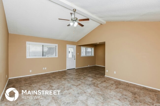 617 Park Center Blvd in Saginaw, TX - Foto de edificio - Building Photo