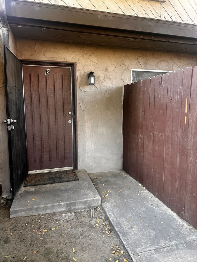 property at 5808 Almendra Ct