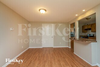 201 W 10th St in Chicago Heights, IL - Foto de edificio - Building Photo