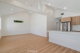 7570 Chaminade Ave in Los Angeles, CA - Building Photo - Building Photo