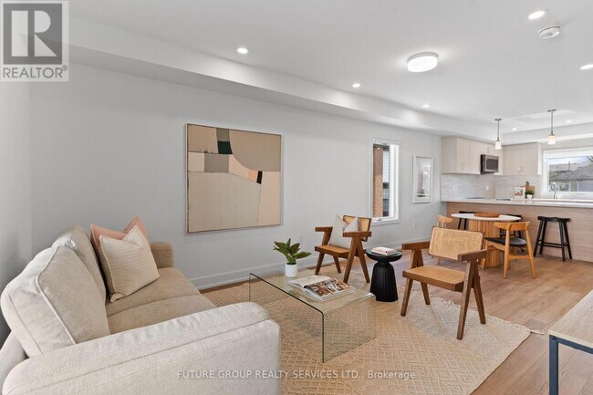 15 Acorn Ave in Toronto, ON - Building Photo - Building Photo