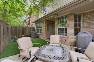 7606 N Linpar Ct in Houston, TX - Foto de edificio - Building Photo