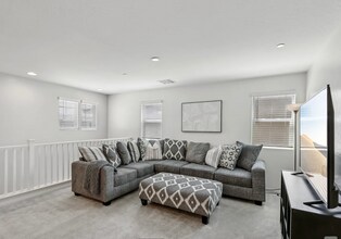 160 Lilt Ave in Henderson, NV - Building Photo - Building Photo