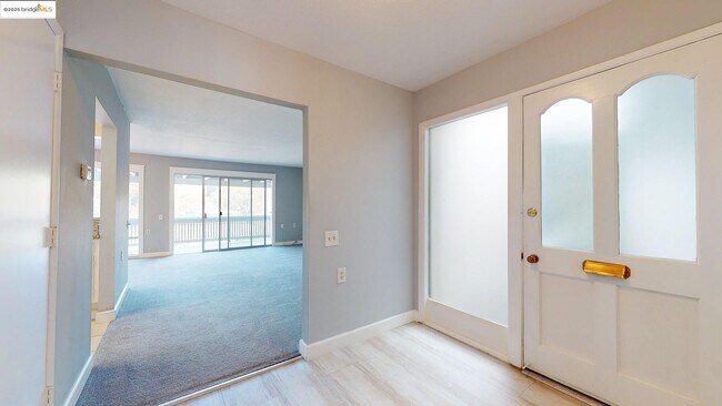 1117 Golden Rain Rd in Walnut Creek, CA - Building Photo - Building Photo