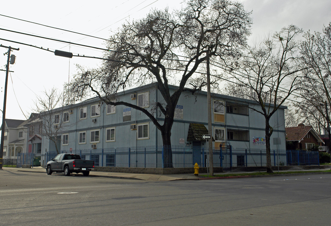 Arena Park Apartments in Stockton, CA - Foto de edificio