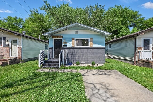 property at 1118 West Ave