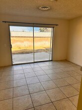 129 E Ave Q4 in Palmdale, CA - Building Photo - Building Photo
