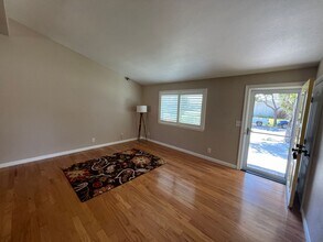 4031 Parron St in Camarillo, CA - Building Photo - Building Photo