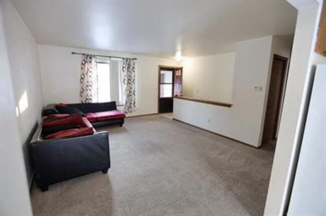 2973 Englewood Ave SE in Grand Rapids, MI - Building Photo - Building Photo