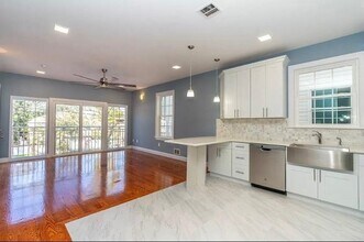 210-215 5th St in Jersey City, NJ - Building Photo - Building Photo