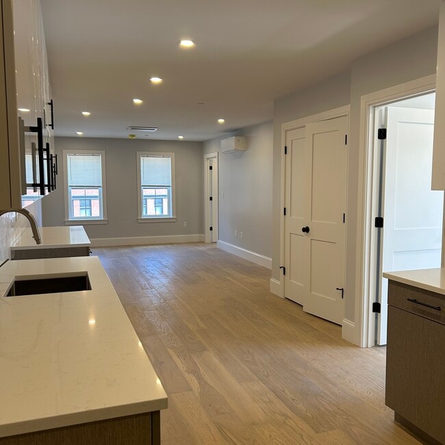 415 Market St, Unit 302