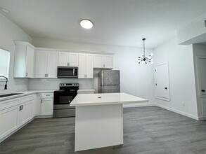 328 Clearwater St in Houston, TX - Building Photo - Building Photo