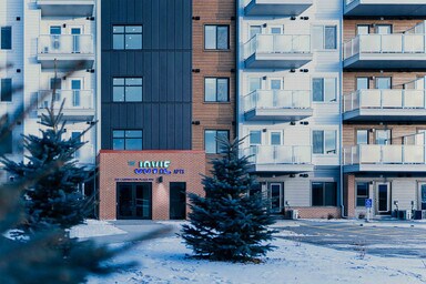 Jovie Apartments in Calgary, AB - Building Photo