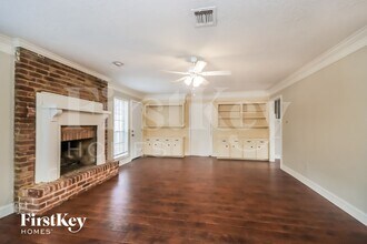 461 Stephen F Austin Dr in Conroe, TX - Building Photo - Building Photo