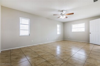 5655 Stephens Rd in Venice, FL - Foto de edificio - Building Photo