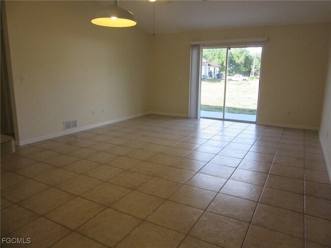 4546 28th St SW in Lehigh Acres, FL - Building Photo - Building Photo