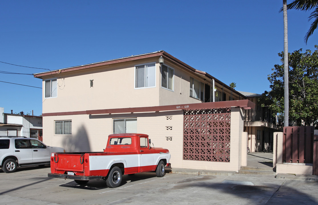 625-639 E 3rd St in National City, CA - Building Photo