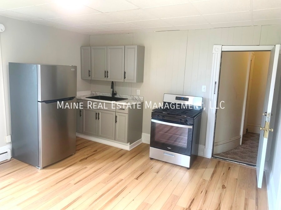 43 Fling St in Brewer, ME - Building Photo