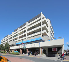 The Landmark in Sidney, BC - Building Photo - Building Photo