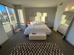 321 S San Vicente Blvd, Unit 601 in Los Angeles, CA - Building Photo - Building Photo