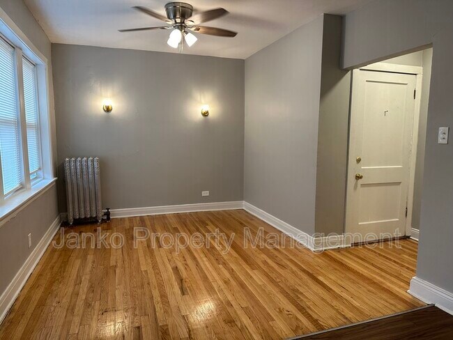 5605 W Wabansia Ave in Chicago, IL - Building Photo - Building Photo