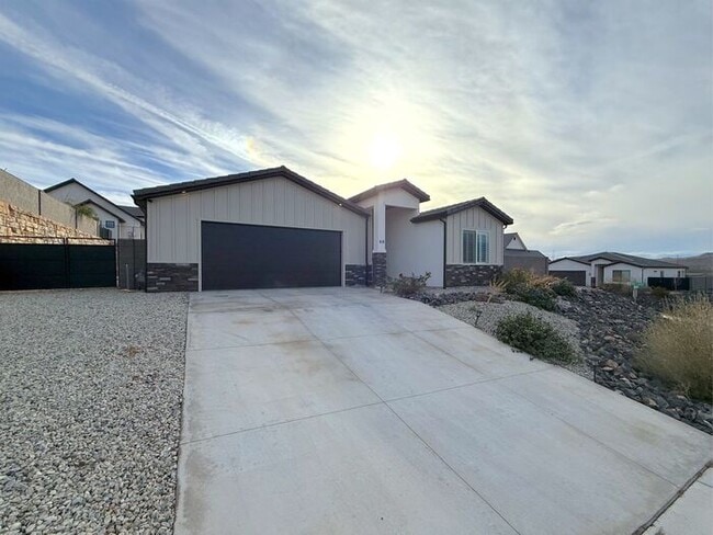 740 740 N in La Verkin, UT - Building Photo - Building Photo