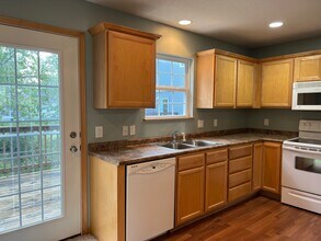5558 Kenton Ln in Johnston, IA - Building Photo - Building Photo