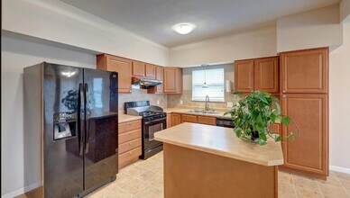 5725 W Monarch Ct in Bloomington, IN - Building Photo - Building Photo