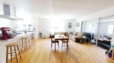 6838 Del Playa Dr in Goleta, CA - Building Photo - Building Photo