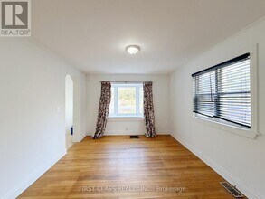 2081 Metro Rd N in Georgina, ON - Building Photo - Building Photo