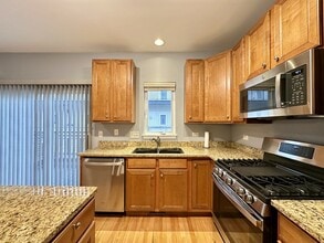 3224 N Kilbourn Ave, Unit 7 in Chicago, IL - Foto de edificio - Building Photo