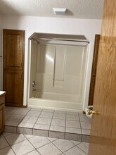 300 N 31st St in Bismarck, ND - Foto de edificio - Building Photo