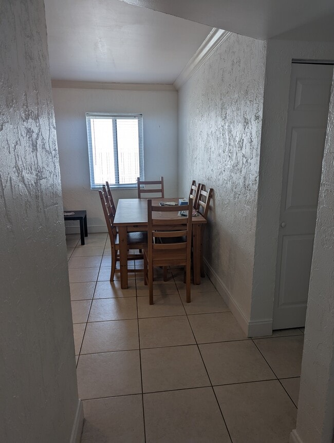 1001 SE 16th St, Unit 5 in Fort Lauderdale, FL - Foto de edificio - Building Photo