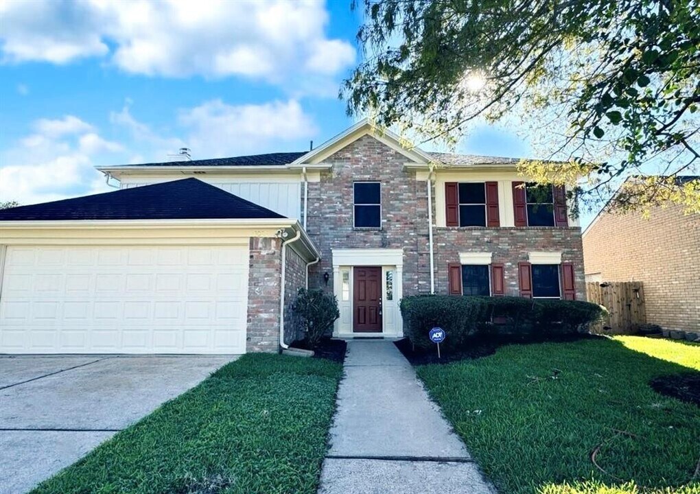 3022 Flintwood Dr in Sugar Land, TX - Building Photo