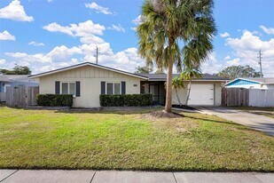 3372 Tyne Ln in Sarasota, FL - Building Photo