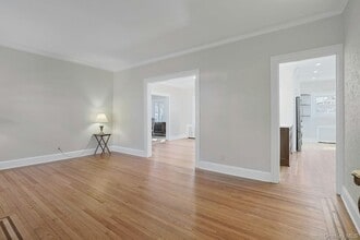 10 Robins Rd in New Rochelle, NY - Building Photo - Building Photo